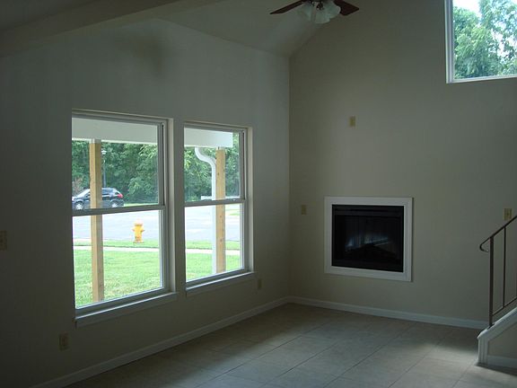2nd image of 427 Echo Hill Dr