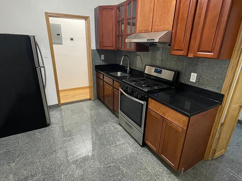 1st image of 40 N Village Ave #2