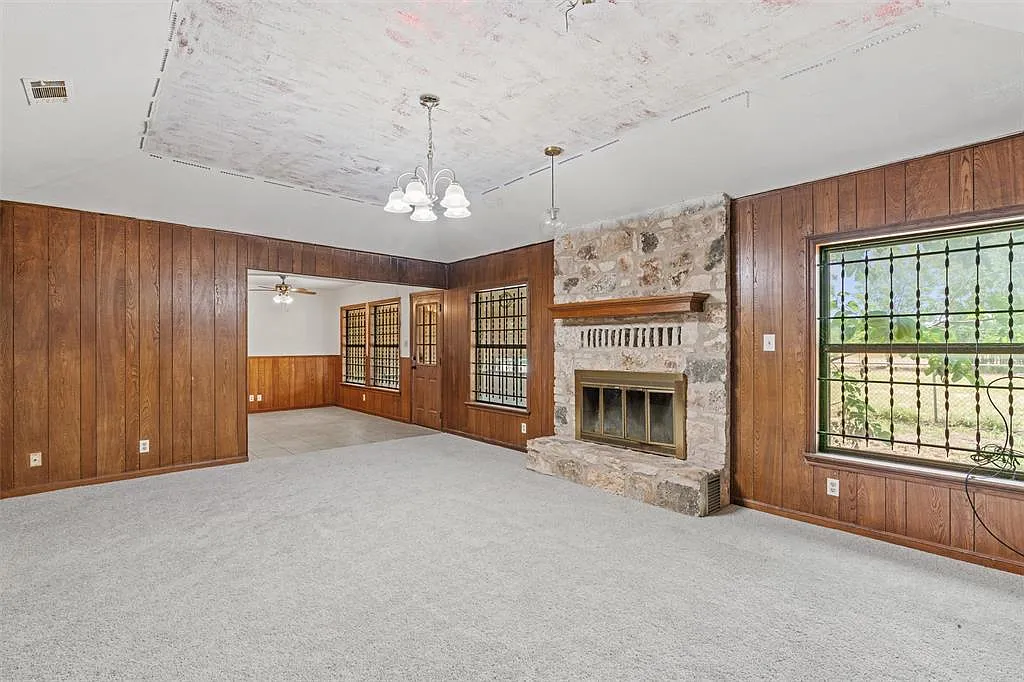 3 bed, 2.0 bath, 1697 sqft, $2,500 — Photo 3