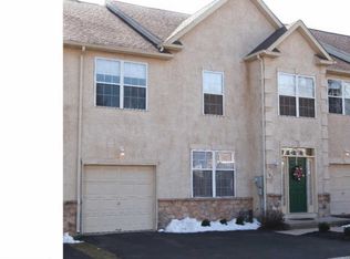 105 Hampton Green Dr, North Wales, PA