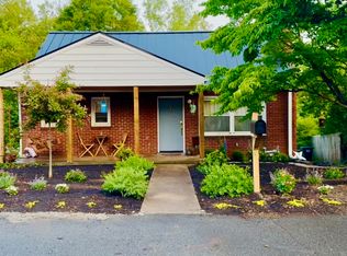 417 Mobile Ln, Charlottesville, VA 22903