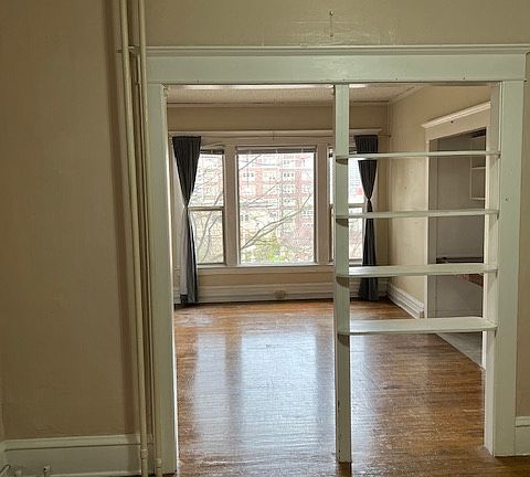 5th image of 1716B Boylston Ave #306