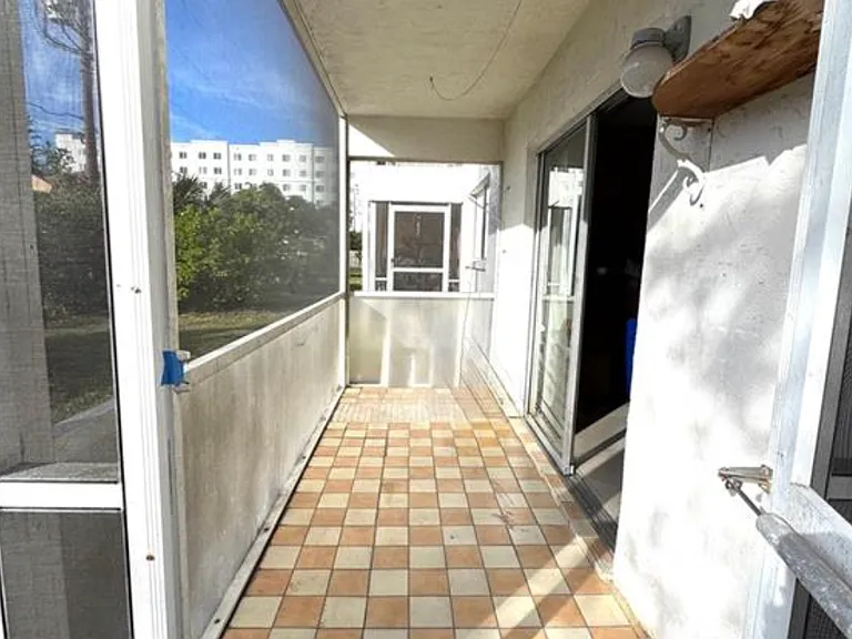 4906 Victoria Dr #108 — Photo 11