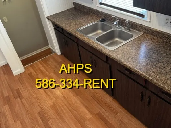 21066 La Salle Blvd, Warren, MI 48089