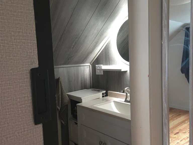638 Dixie St — Photo 12