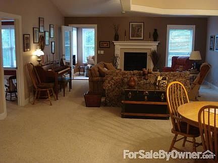 Living Room/Dining Room Area
						:
						Open concept with no walls in the main living area