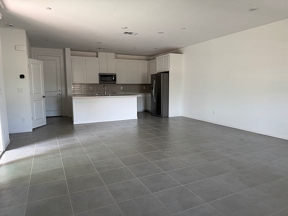 3rd image of 210 Vanhoy Ave