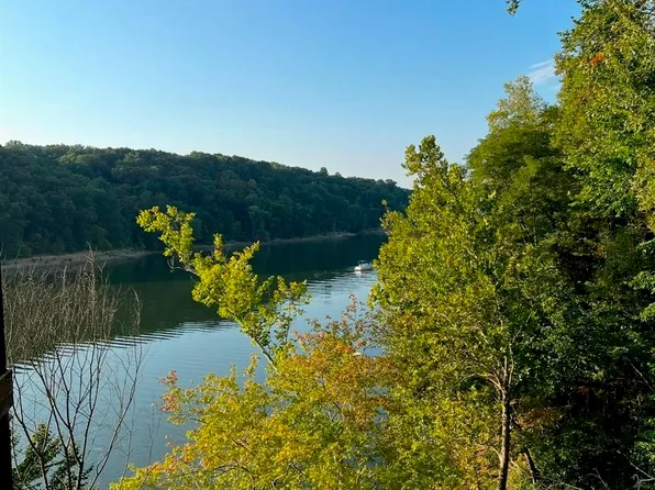 3918 E Eagle Bay Dr, Bloomington, IN 47401