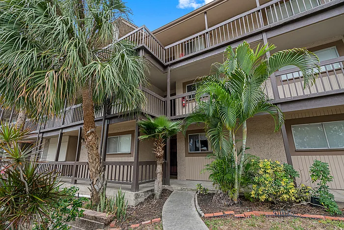 2 bed, 2.0 bath, $1,550 — Photo 2