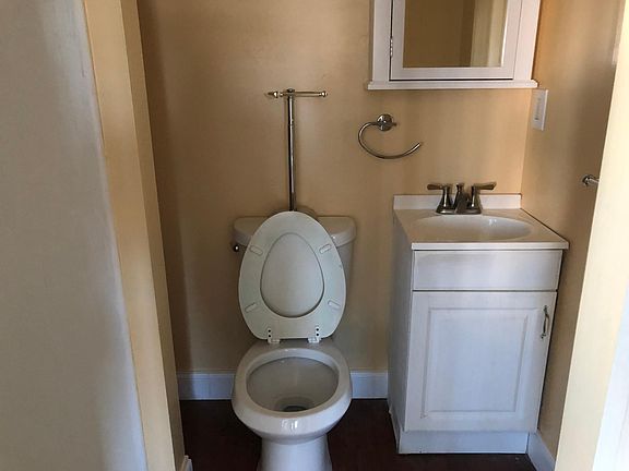 3rd image of 14 Ocean St Unit 1