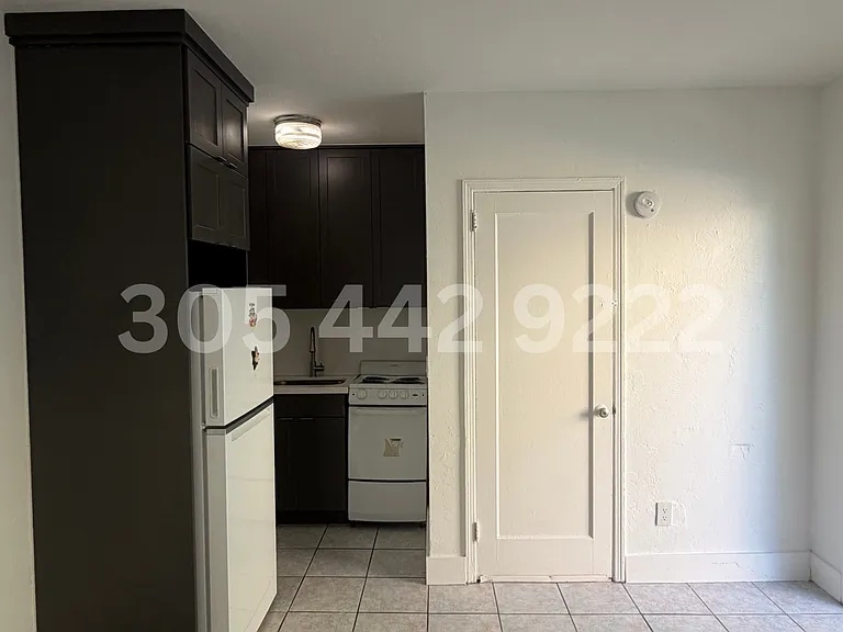 2148 NW Flagler Ter #7 — Photo 3