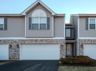 2487 Amber Ln, Elgin, IL 60123