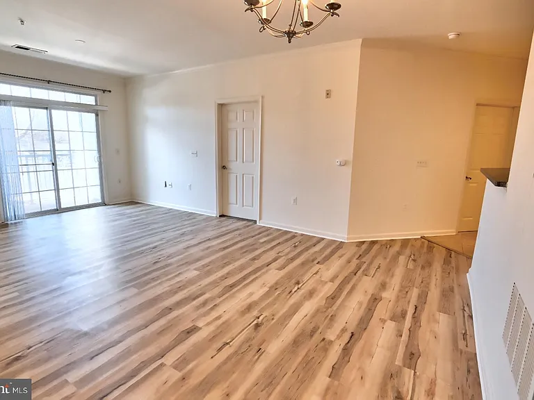 21216 McFadden Sq #108 — Photo 28