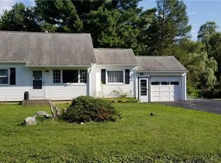 104 Sherwood Dr, Camillus, NY 13031