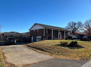 224 Circle Dr, Morehead, KY 40351