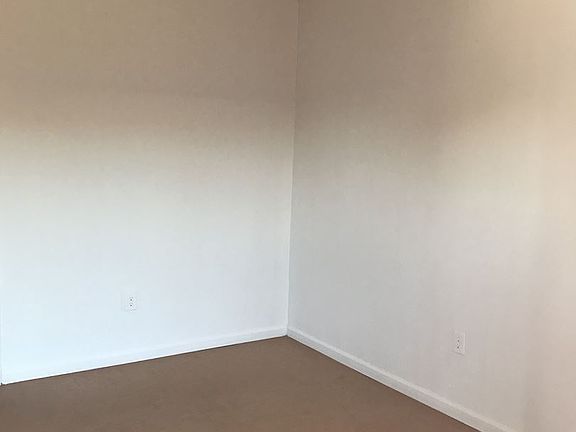 3rd image of 1720 NW 1st Pl APT 8