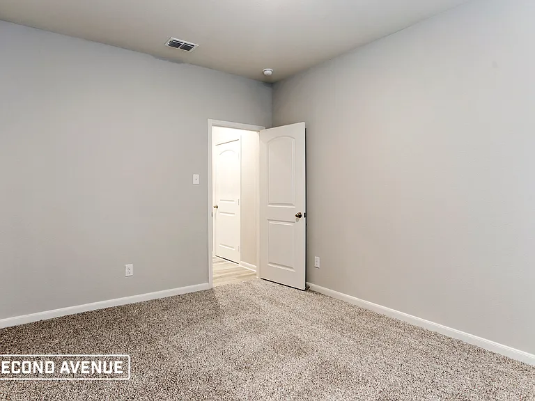 2004 Erlinda Dr — Photo 13