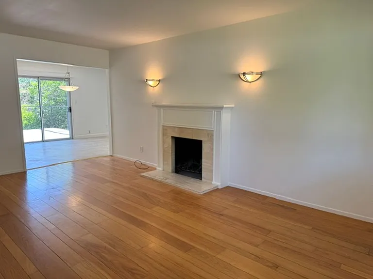 1608 Poplar Dr — Photo 3