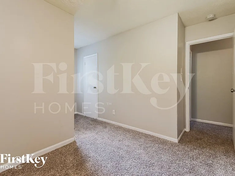 8277 Dunellen Ln — Photo 9