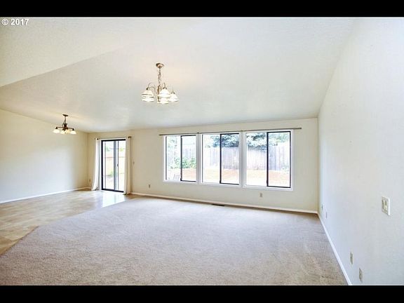 3rd image of 1316 NE 51st Ave
