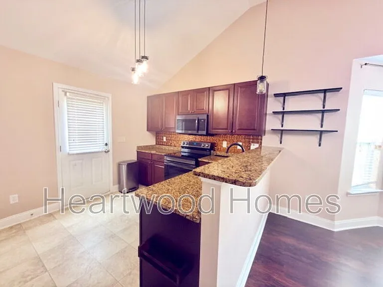 249 Blythe Creek Dr — Photo 17