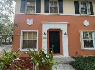 2472 SW 99th Way, Hollywood, FL 33025