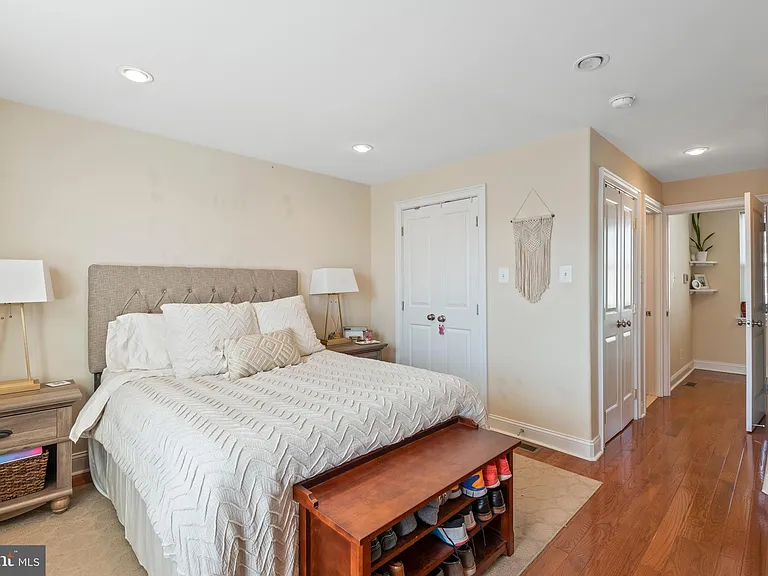 714 S Hicks St — Photo 16