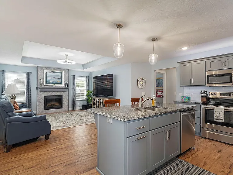 1331 S Strasbourg Ave — Photo 4