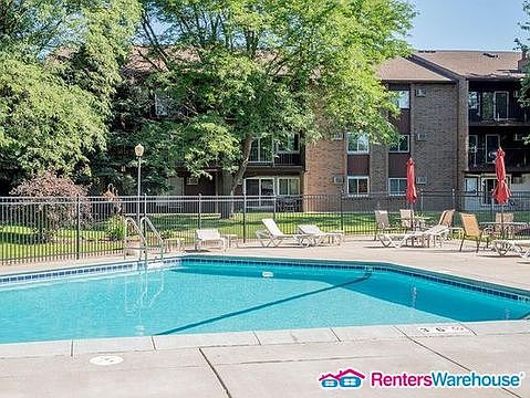 1st image of 3420 Golfview Dr APT 123