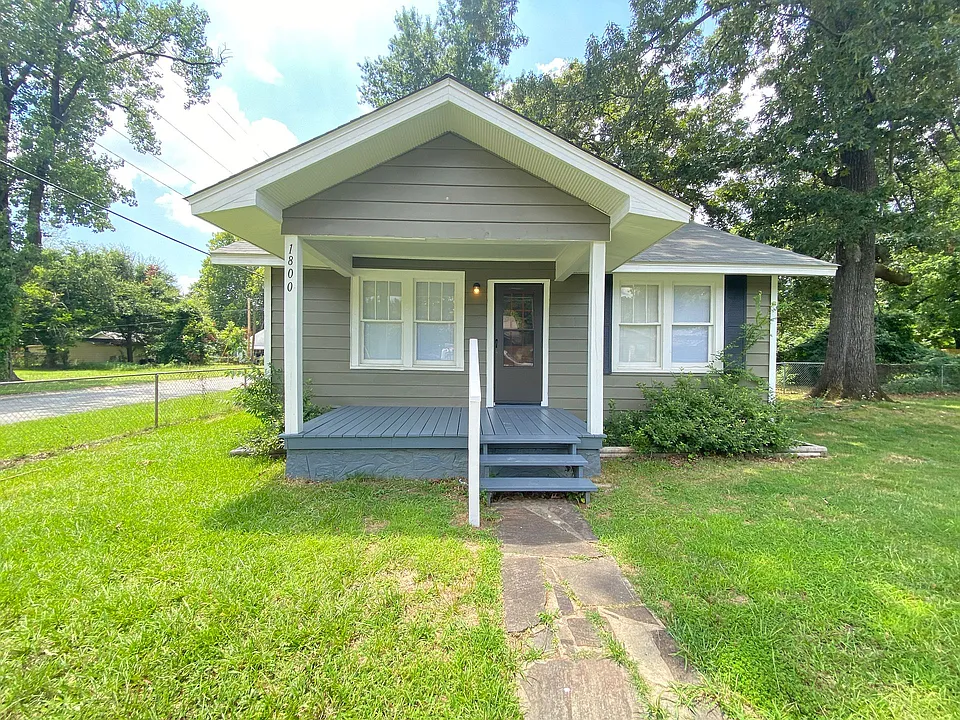 1800 W Long 17th St