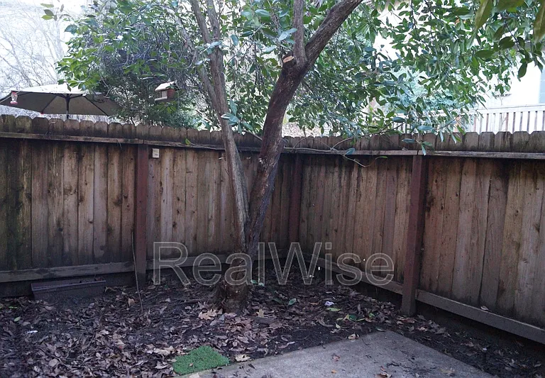 1007 NW C St #B — Photo 20
