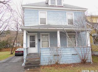 810 Valley Dr, Syracuse, NY 13207