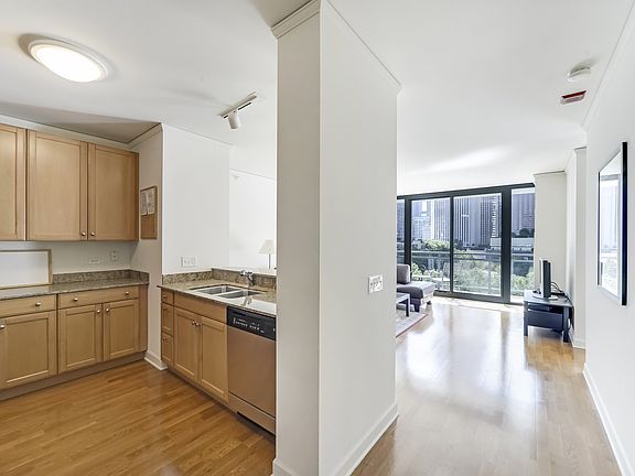 2nd image of 201 N Westshore Dr APT 703