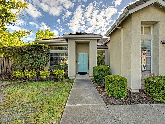 2nd image of 101 Elkins Cir