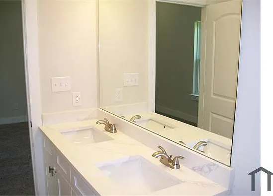 1115 W Johnson St — Photo 7