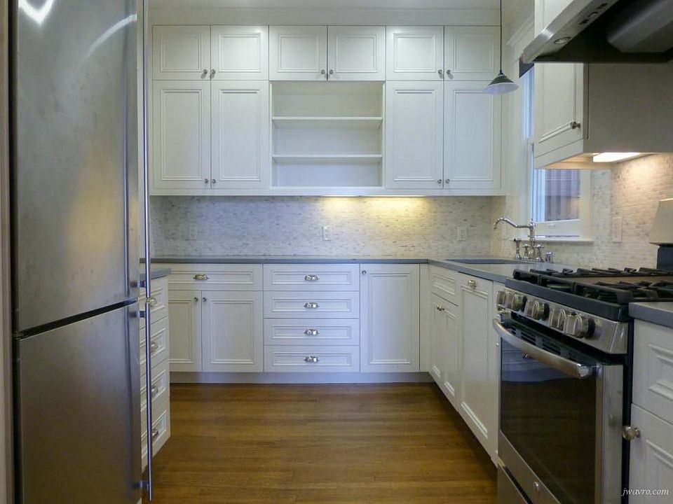 1st image of 338 Carl St