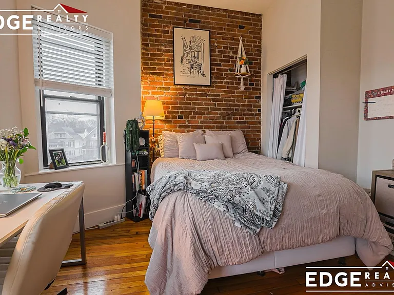 11 Gorham St #9A — Photo 10