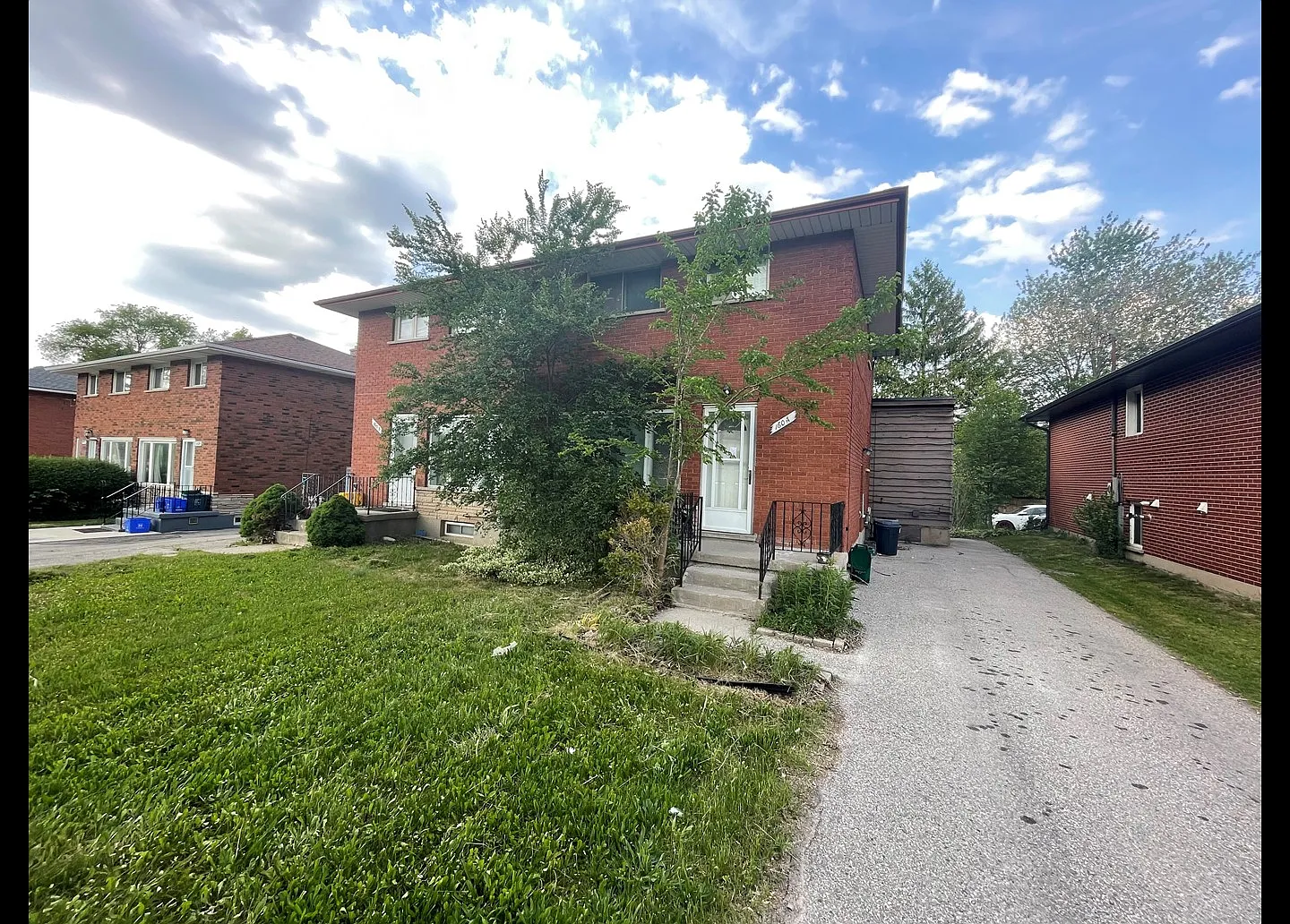 160 A Weber Street North Waterloo — Photo 1