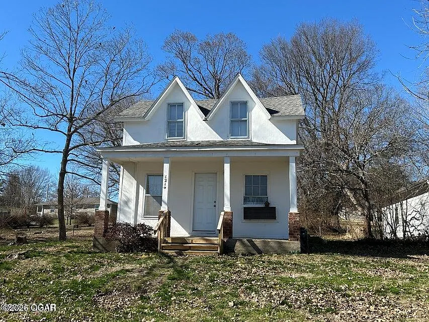 1210 Oak
