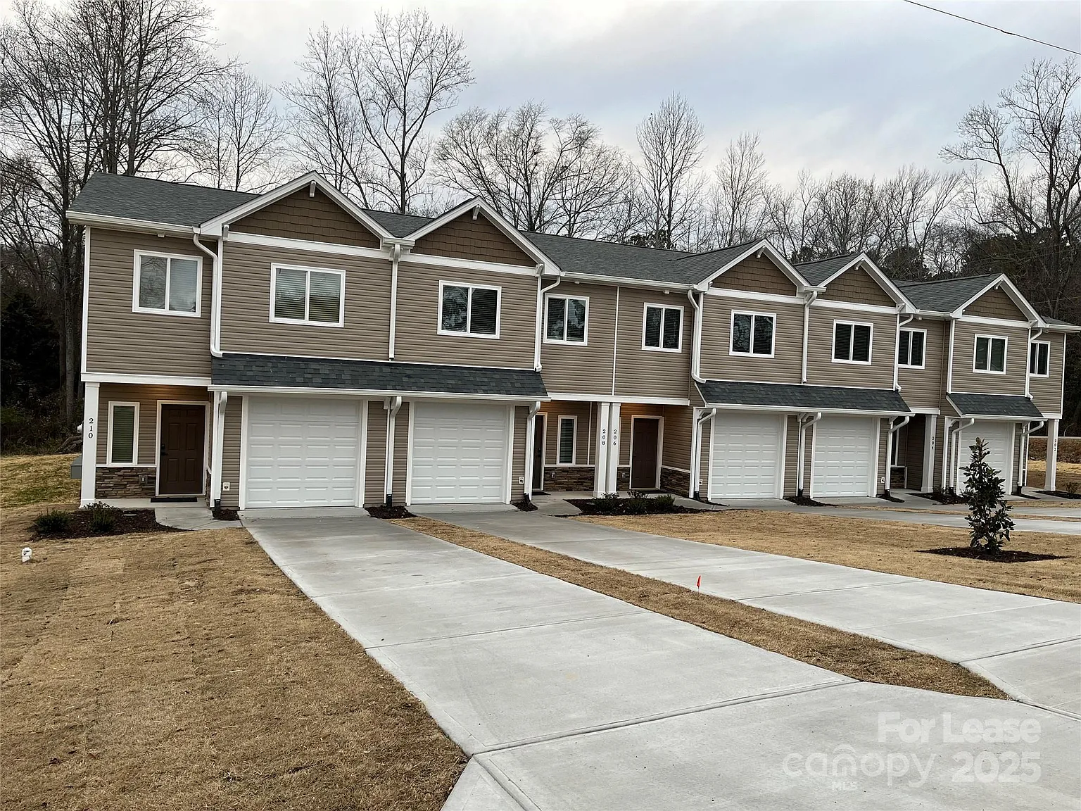 3 bed, 2.5 bath, $1,795 — Photo 1