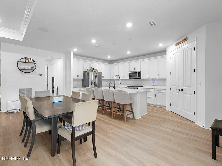 12464 Clapboard Bluff Trl — Photo 10