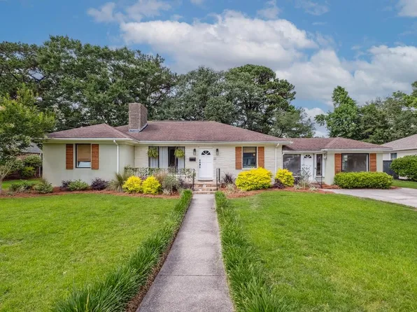 22 Charlestowne Rd, Charleston, SC 29407