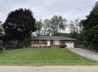 471 Gray Court Dr, Hamilton, ON L9G2R9