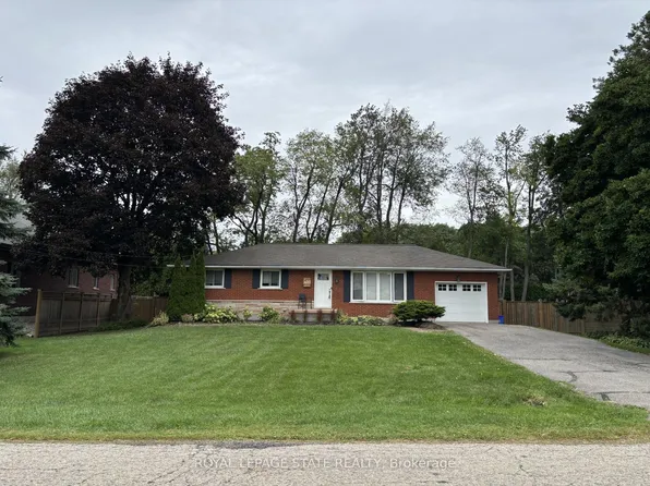 471 Gray Court Dr, Hamilton, ON L9G 2R9
