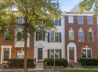 42766 Kearney Ter, Chantilly, VA 20152