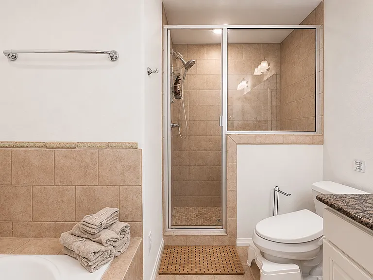 1115 Kinney Ave #19 — Photo 19