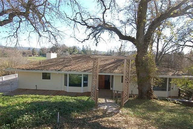 4451 Shangri La Ln photo 1