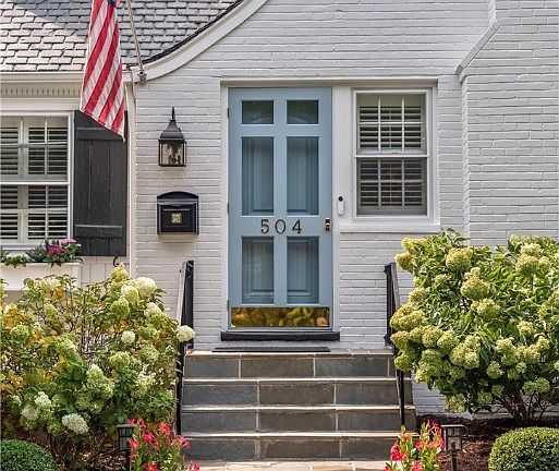 3rd image of 504 Seneca Rd
