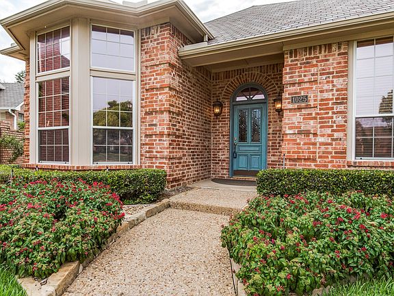 3rd image of 1025 McCoy Dr