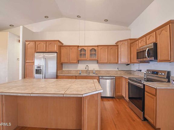 5th image of 924 W Calle Tuberia